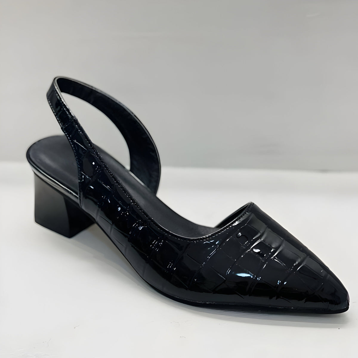 Wynn - Zapatos de tacón con punta ancha