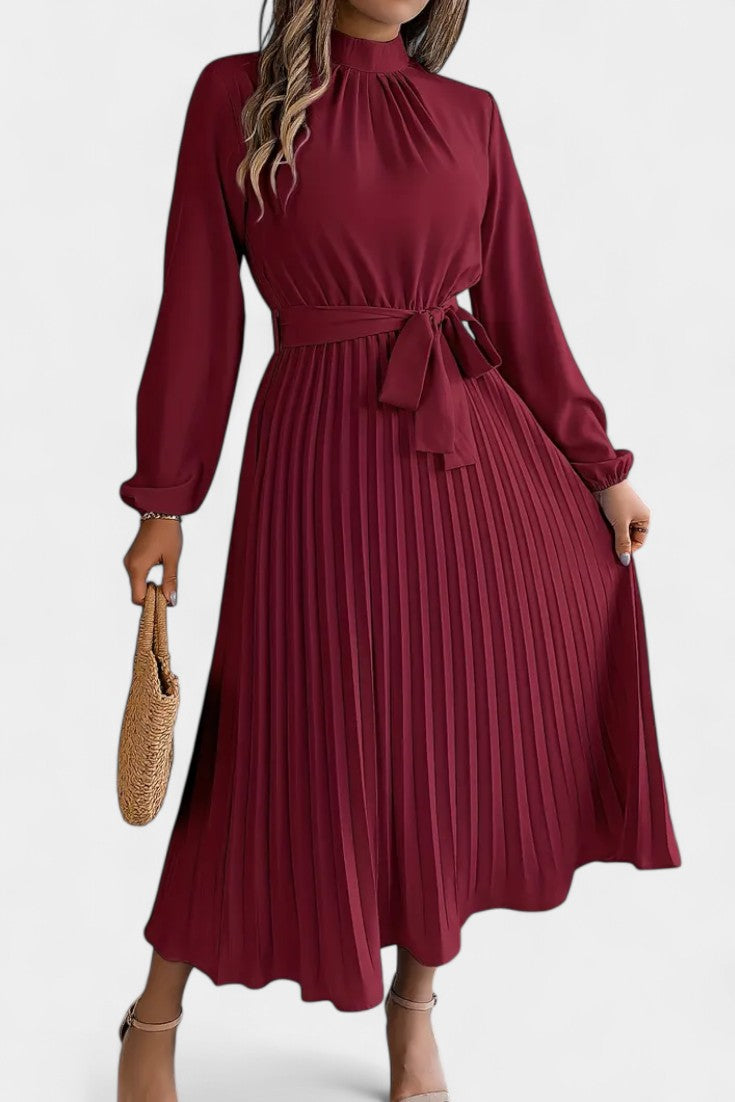 Theresa Vestido con Cuello Alto y Cinturón Plisado