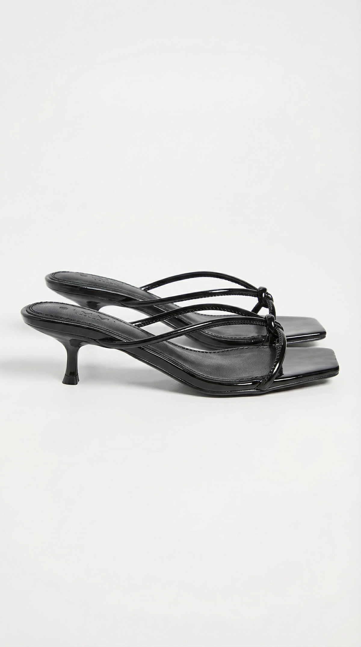 Sandalias con tacón Christina y detalle de nudo