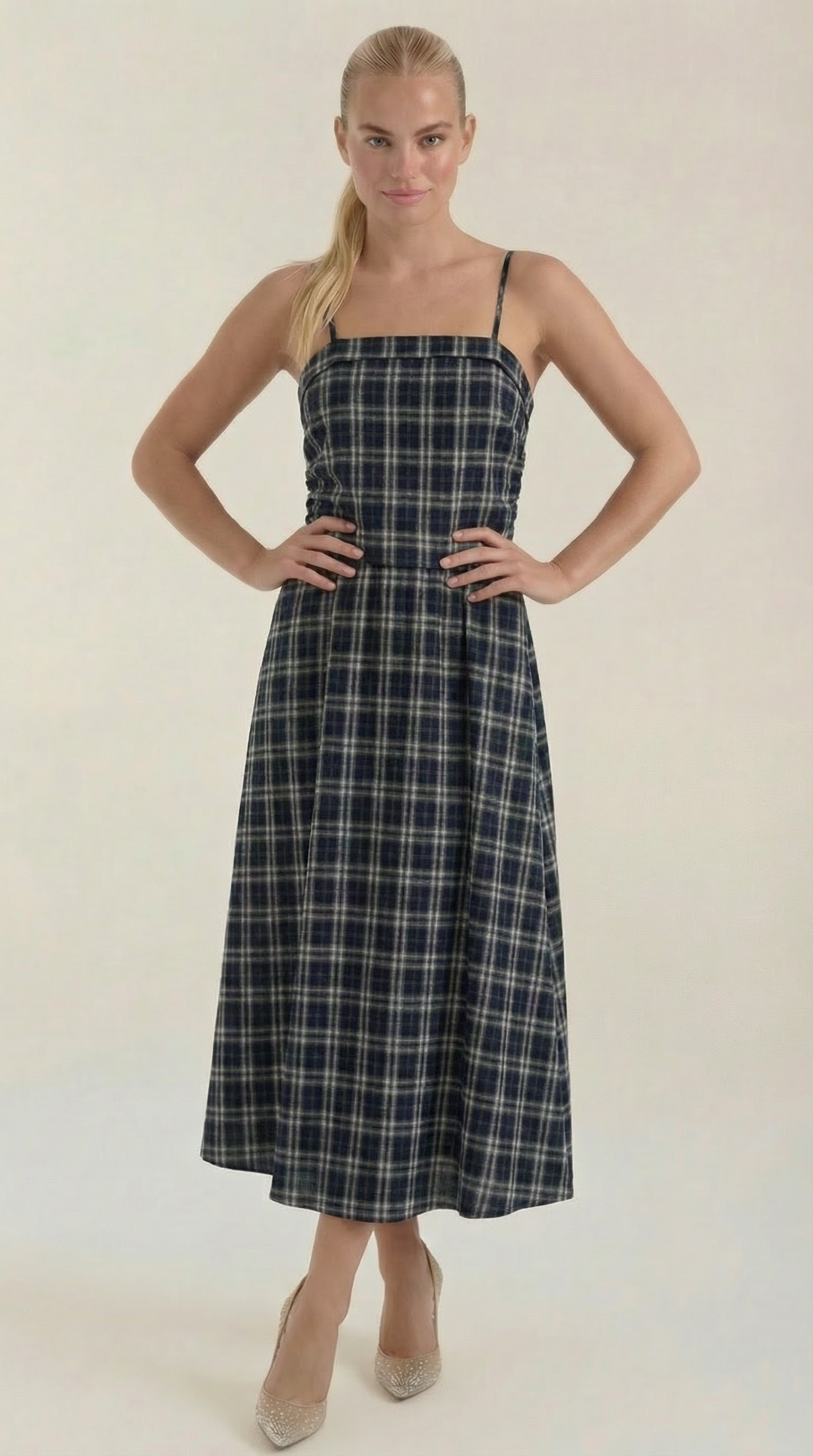 Vestido Midi de Verano a Cuadros con Escote Redondo