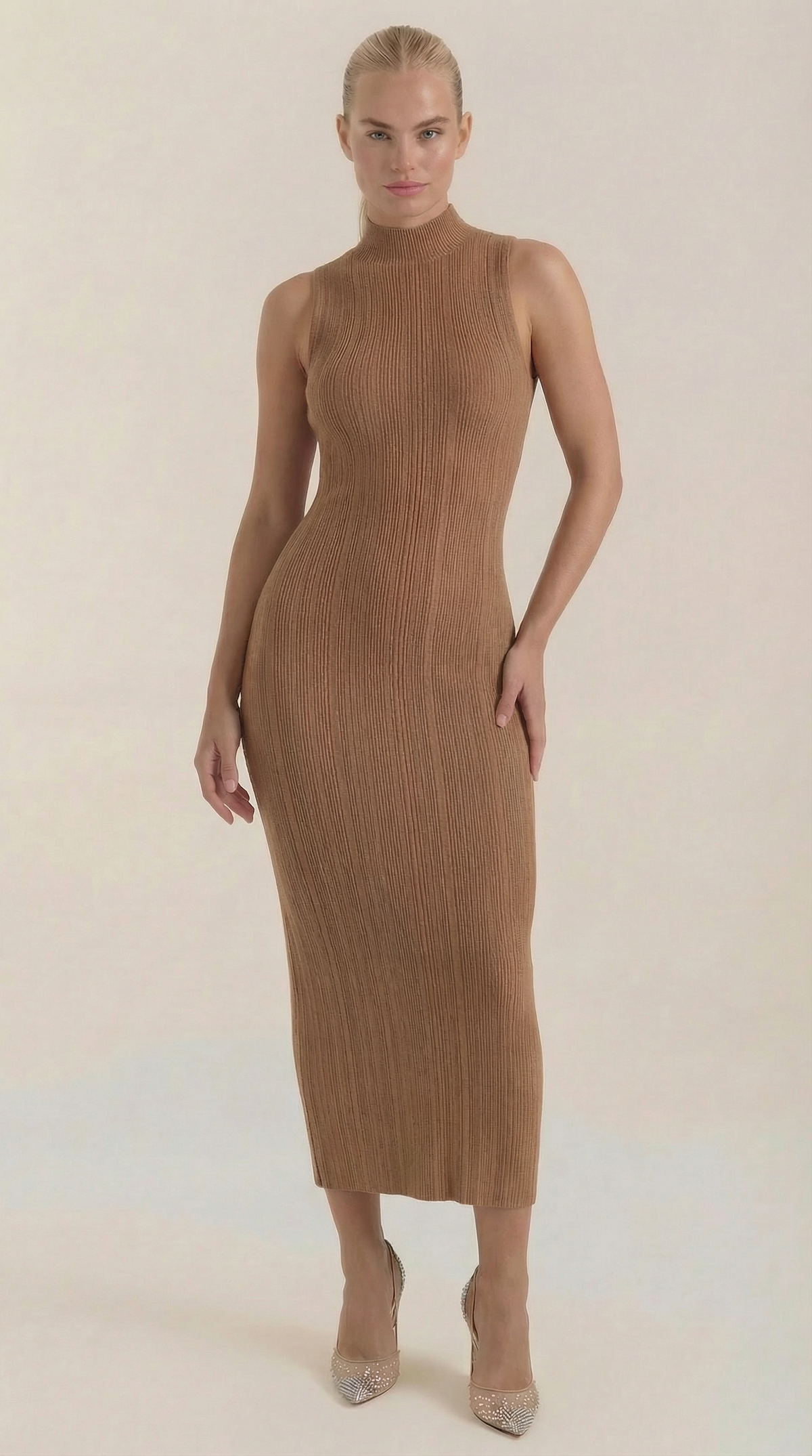Vestido Sonia midi ajustado de cuello alto